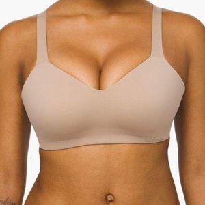 Lululemon Hold True Bra Soft Sand Sz 32B Athletic Full Coverage